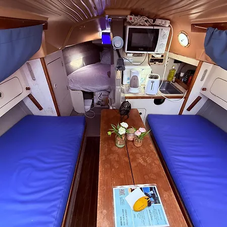 Πλωτό κατάλυμα Barcos Belem